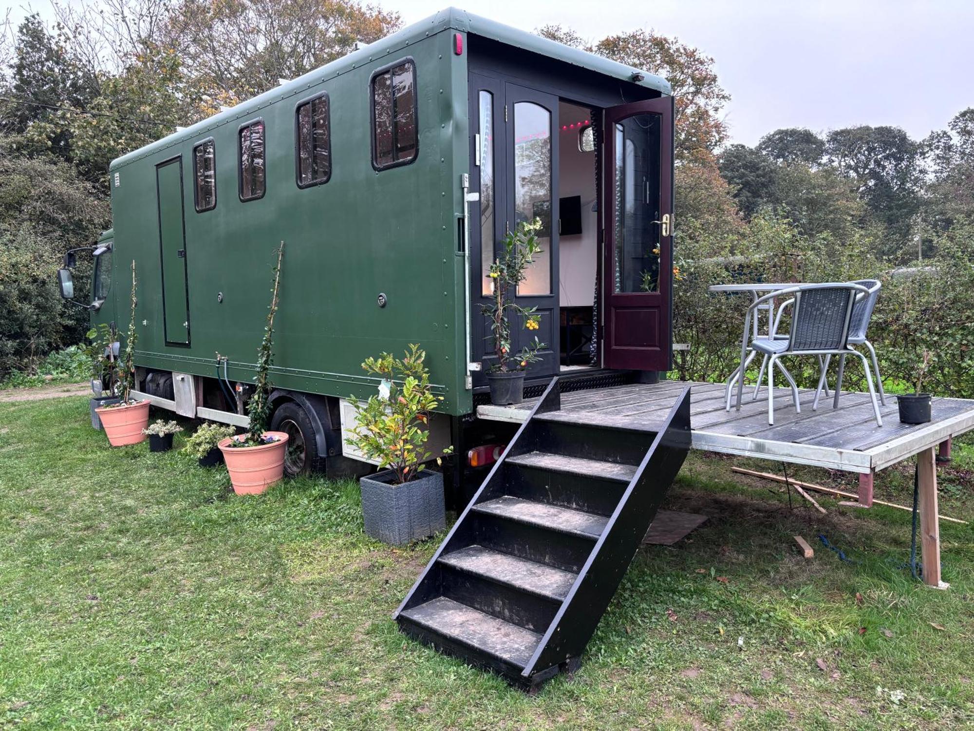 Quex Livery Glamping Hotel Birchington-on-Sea Exterior photo